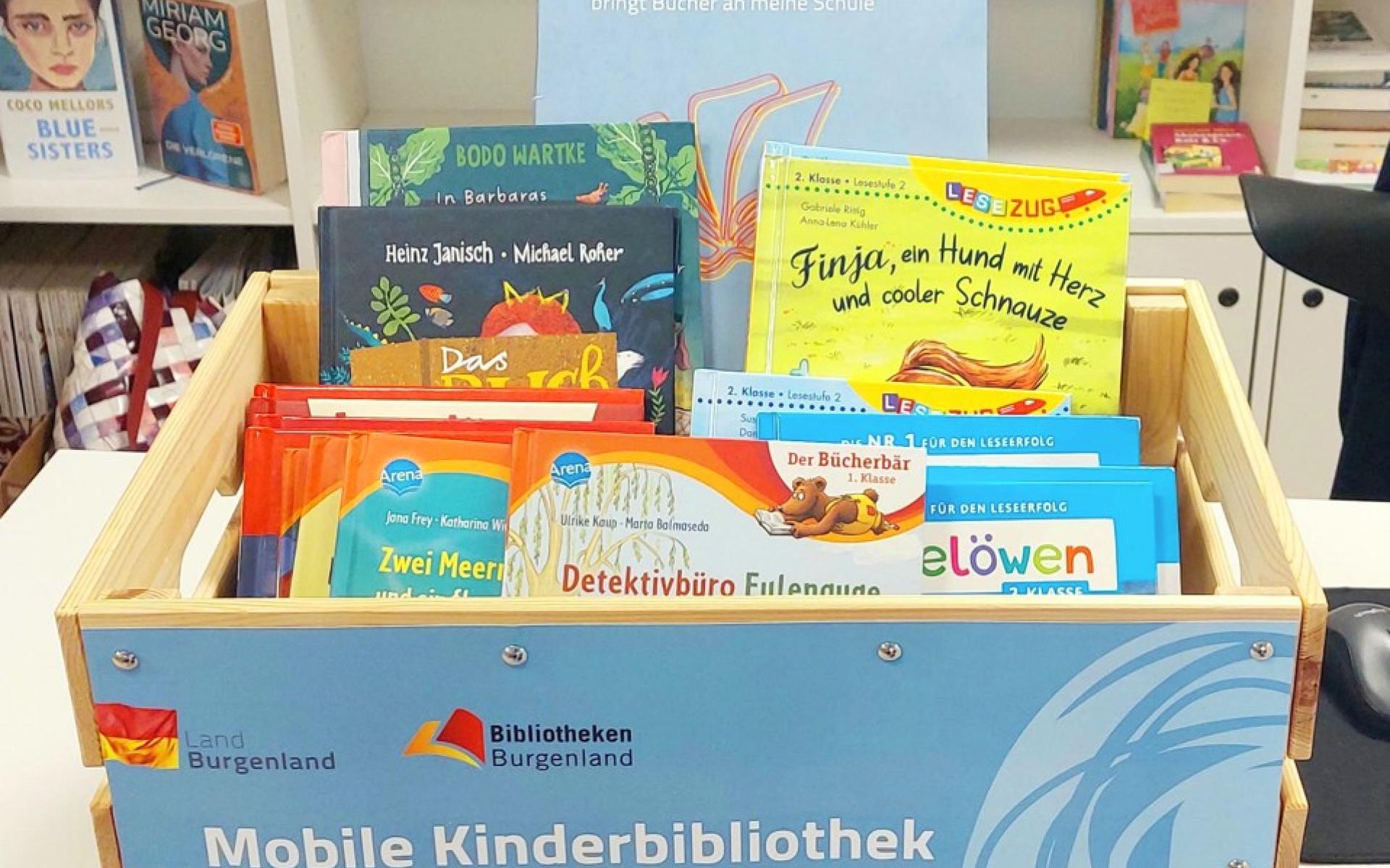Bücherkisten für unsere Volksschulen